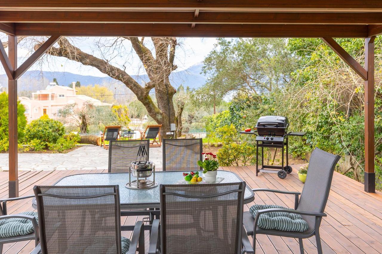 Spyrelia Villa With Private Pool & Outdoor Hot Tub Dassiá Exteriér fotografie